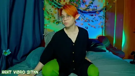 TrickyKitsune stripchat stream image, 04.12.2025 13:20