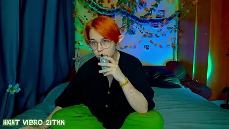 TrickyKitsune stripchat stream image, 04.12.2025 13:20