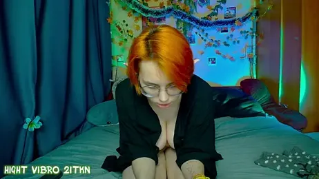 TrickyKitsune stripchat stream image, 04.12.2025 13:20