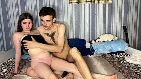 EmiliaCouple stripchat stream image, 05.12.2025 12:00