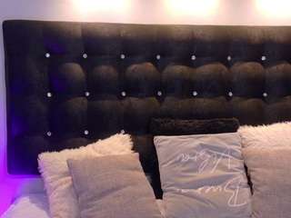 valen-scott camsoda stream image