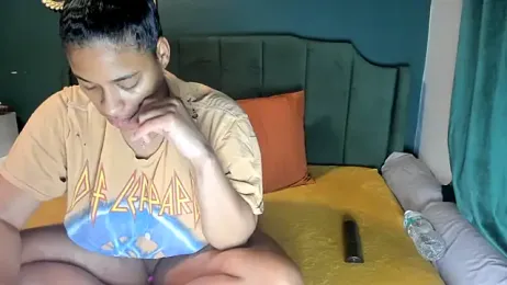 ellla_LA stripchat stream image