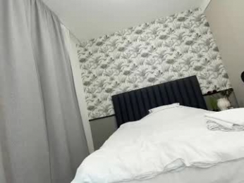 ehotlovea chaturbate stream image