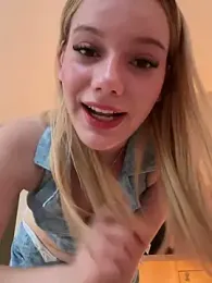NicoleCut stripchat stream image
