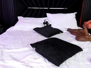 atinxnaugthy camsoda stream image