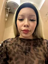 babydolll stripchat stream image