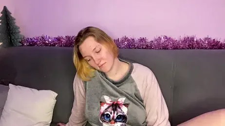 julielourens stripchat stream image