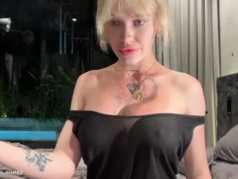 golden_alinee chaturbate stream image