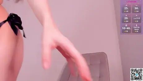 emmelieflorence stripchat stream image