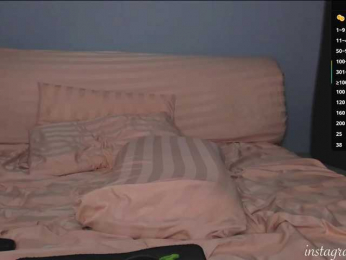 qsstess bongacams stream image