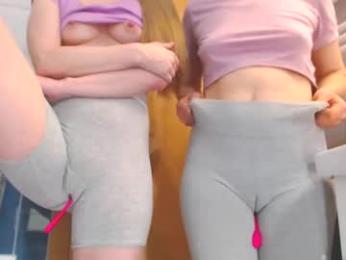 llovers4u2 chaturbate stream image