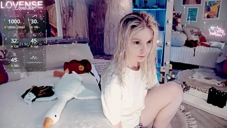 Careful_i_bite stripchat stream image