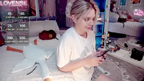 Careful_i_bite stripchat stream image