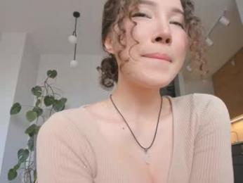 yours_meyy chaturbate stream image