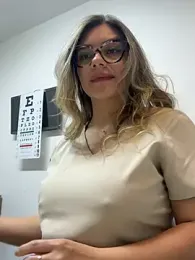 alicee16 stripchat stream image