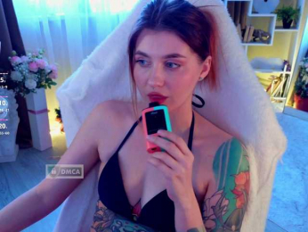 HoneyCherry bongacams stream image