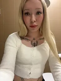 babydolll stripchat stream image