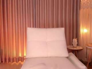 daphne-walton camsoda stream image