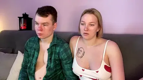 julielourens stripchat stream image