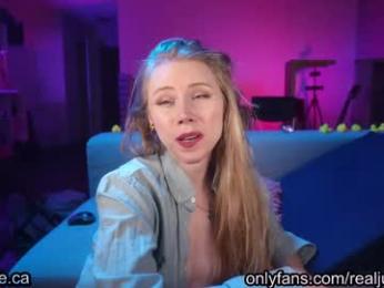 julia_jane chaturbate stream image, 19.01.2026 03:30