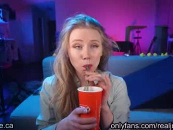 julia_jane chaturbate stream image, 19.01.2026 03:30