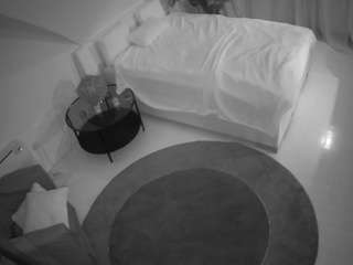 voyeurcam-julmodels-whitebed-4 camsoda stream image