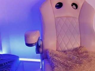 mia-royal camsoda stream image