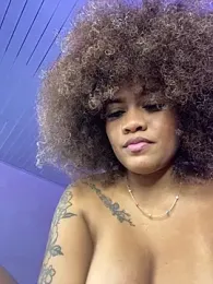 riri_brunnete stripchat stream image, 27.01.2026 03:10