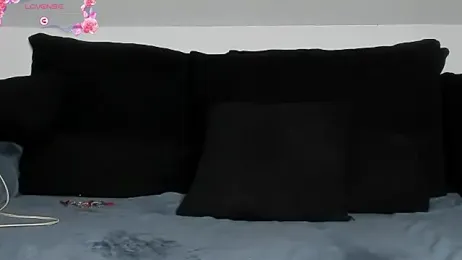 laurasommer stripchat stream image