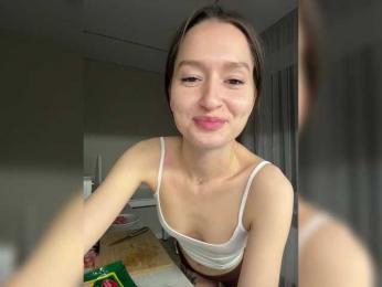 whiteTEA bongacams stream image