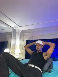 AaronCruz_ stripchat stream image, 29.01.2026 01:00