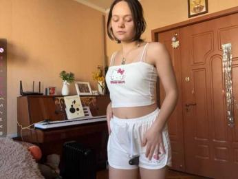 hermina-iloveyou bongacams stream image