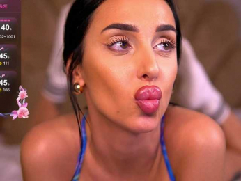 KairaAndrews bongacams stream image