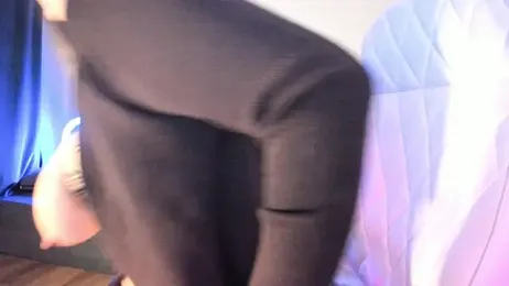 akura011 stripchat stream image