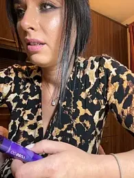 Hotmomcheckk_ stripchat stream image