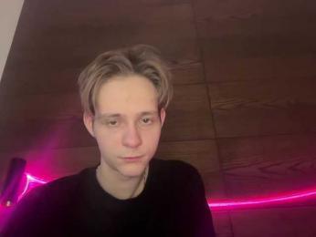 titsDestroy2007 bongacams stream image