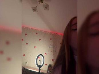 LittleDelora bongacams stream image