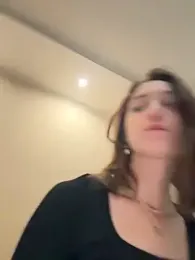 DollyTall stripchat stream image