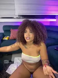 riri_brunnete stripchat stream image, 26.02.2026 03:00
