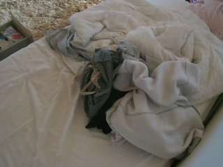 voyeurcam-julmodels-whitebed-4 camsoda stream image