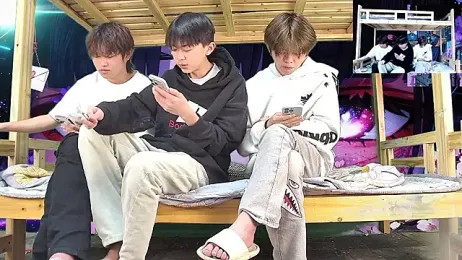 xiaohuangren01 stripchat stream image