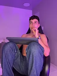 AdrianRinaldi stripchat stream image