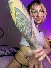 Cinamoonn stripchat stream image