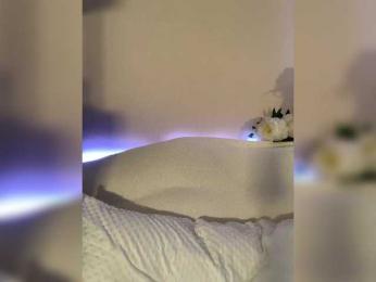 AEster bongacams stream image