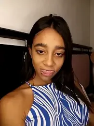Zoe_Sweett18 stripchat stream image, 24.03.2026 00:20