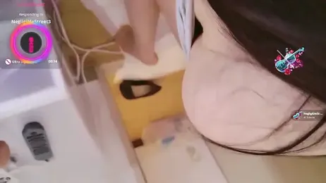 maii- stripchat stream image