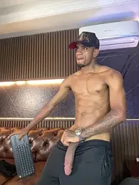 AaronCruz_ stripchat stream image, 25.03.2026 23:50