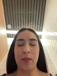 Holly_Play stripchat stream image, 27.03.2026 12:00