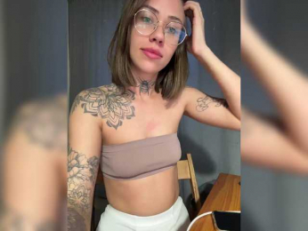 IRAONIC bongacams stream image