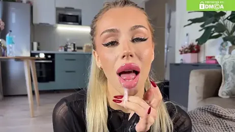 creambaby1 stripchat stream image